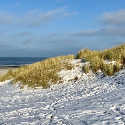 Strandabgang Loog im Winter