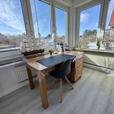 Ferienwohnung Strandflieder - Schreibtisch